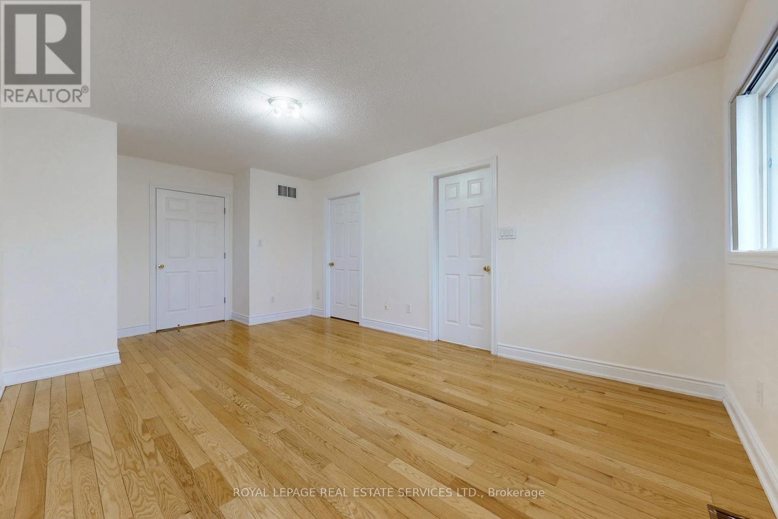 908 Stonebridge Avenue, Mississauga, Ontario  L5V 2L5 - Photo 26 - W12695722