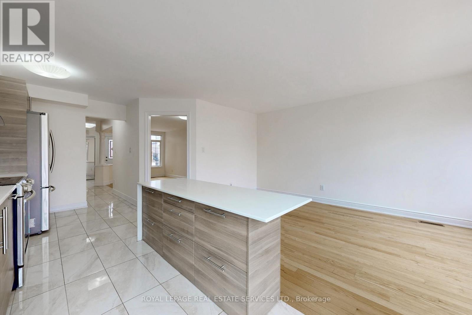 908 Stonebridge Avenue, Mississauga, Ontario  L5V 2L5 - Photo 43 - W12695722