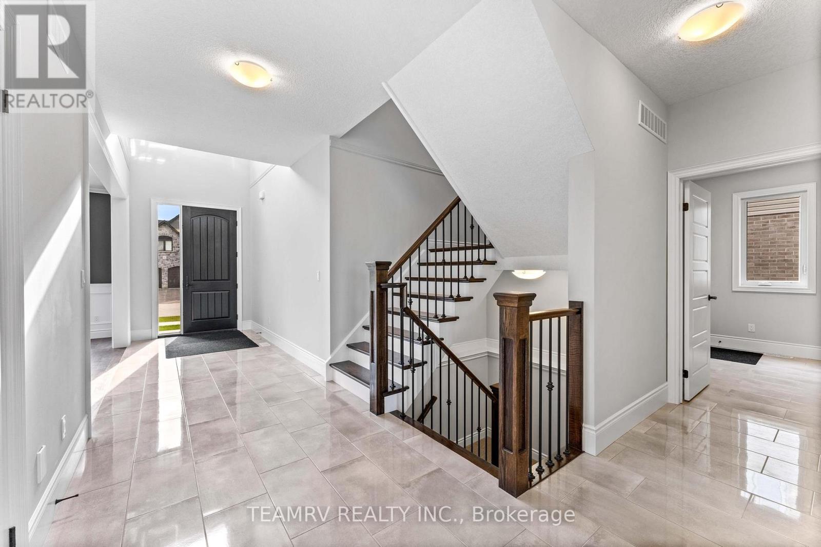 87 Burton Street, East Zorra-Tavistock, Ontario  N0J 1M0 - Photo 11 - X12696190