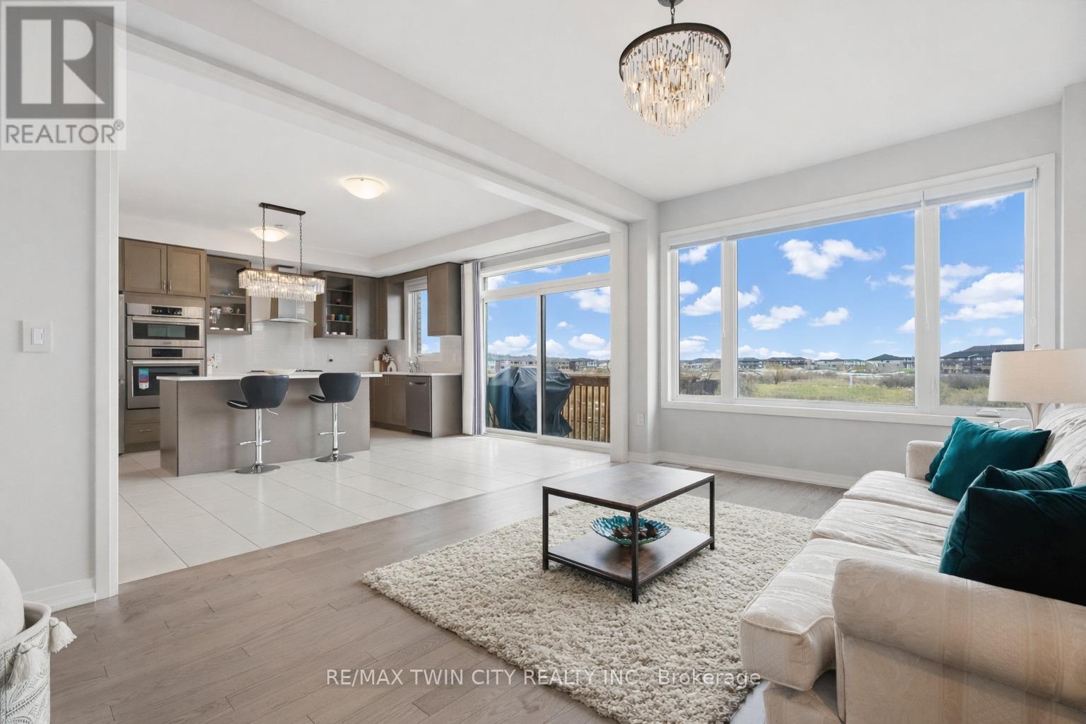 43 Blackburn Street, Cambridge, Ontario  N2A 0M1 - Photo 4 - X12696210