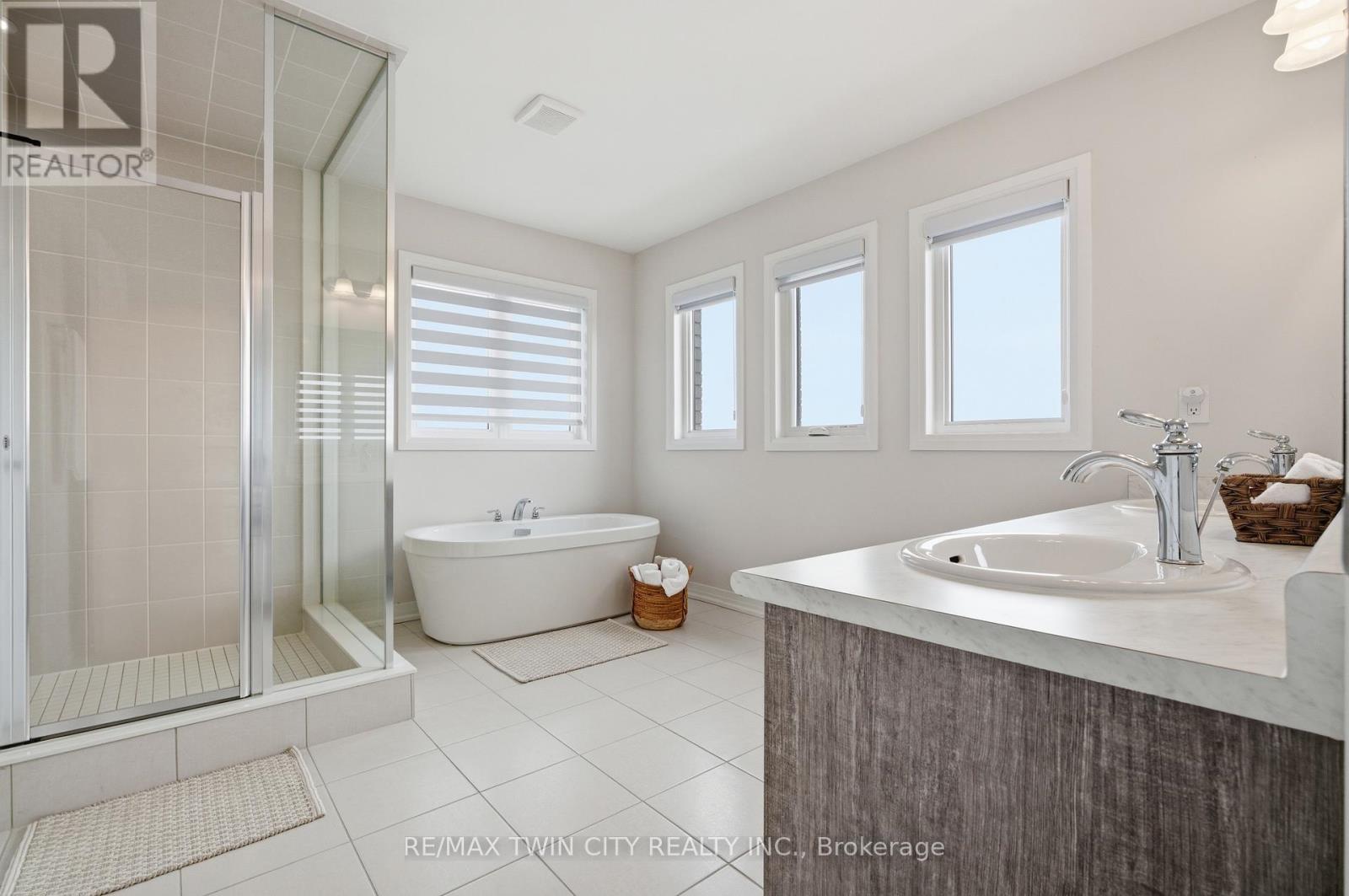 43 Blackburn Street, Cambridge, Ontario  N2A 0M1 - Photo 41 - X12696210