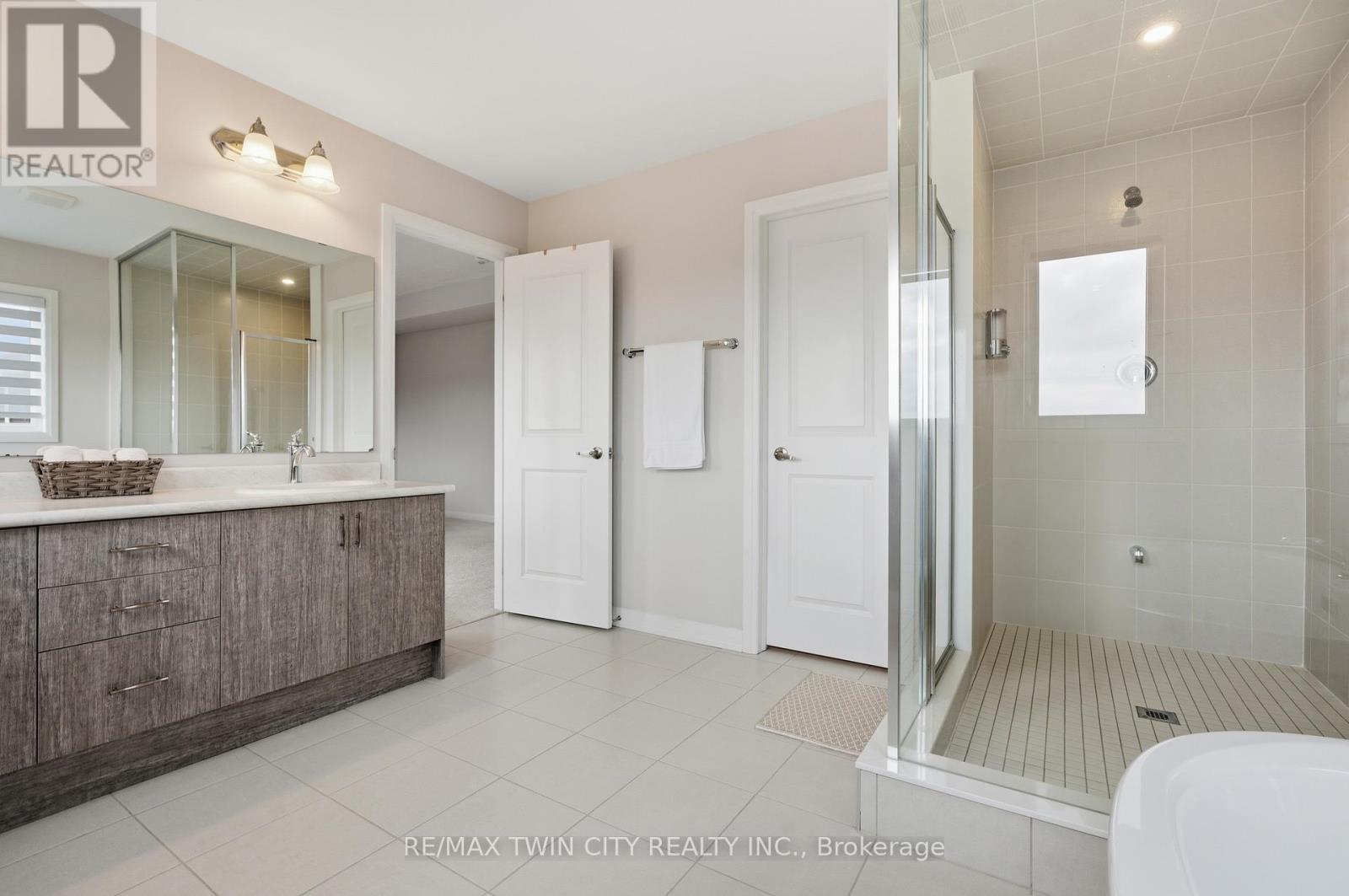 43 Blackburn Street, Cambridge, Ontario  N2A 0M1 - Photo 42 - X12696210