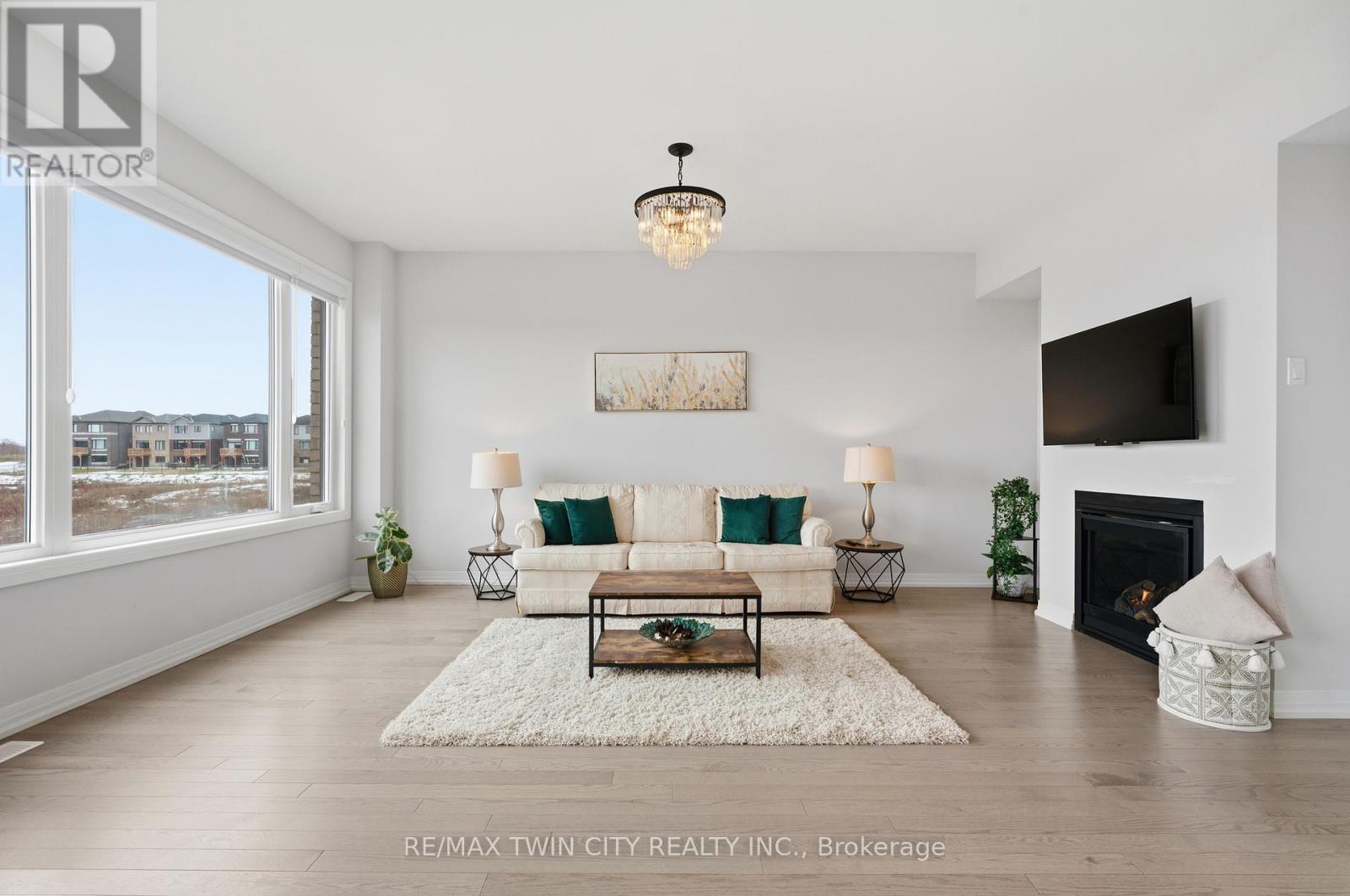 43 Blackburn Street, Cambridge, Ontario  N2A 0M1 - Photo 5 - X12696210