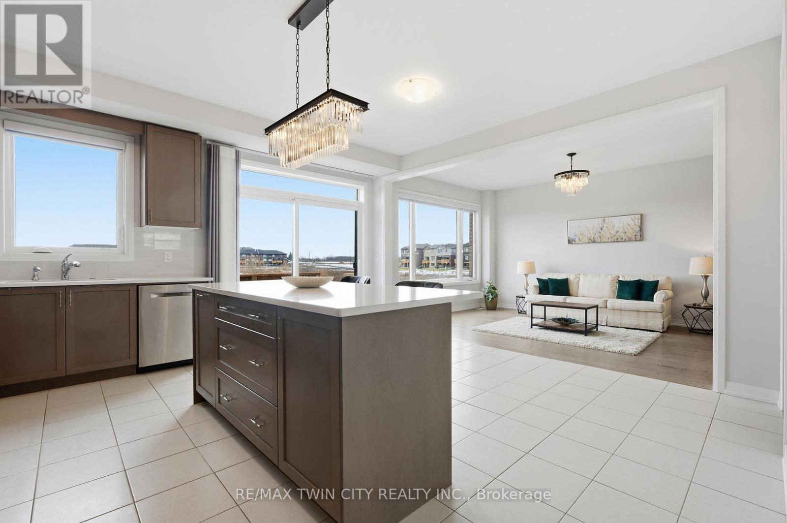 43 Blackburn Street, Cambridge, Ontario  N2A 0M1 - Photo 9 - X12696210