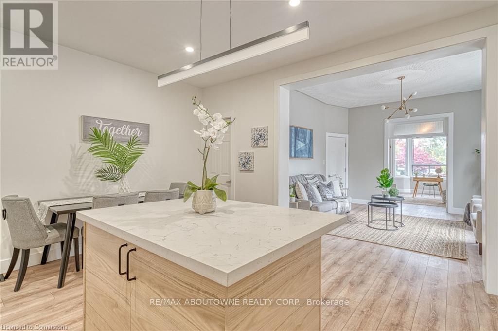 1 - 43 Crooks Street, Hamilton, Ontario  L8R 2Z7 - Photo 11 - X12696302