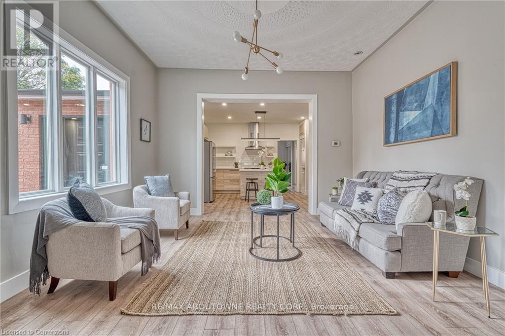 1 - 43 Crooks Street, Hamilton, Ontario  L8R 2Z7 - Photo 5 - X12696302