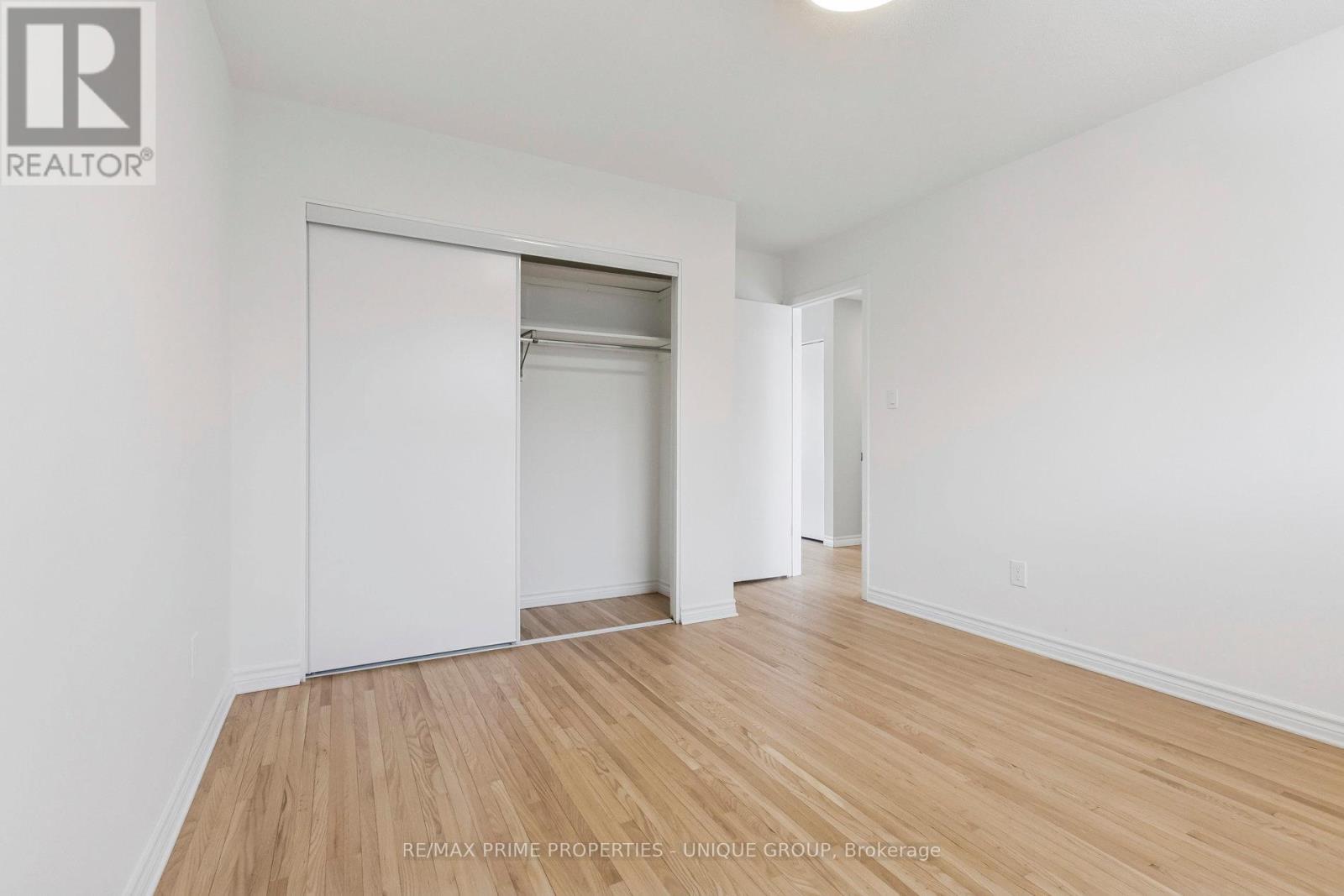 520 Teakwood Drive, Waterloo, Ontario  N2L 4L4 - Photo 18 - X12696336