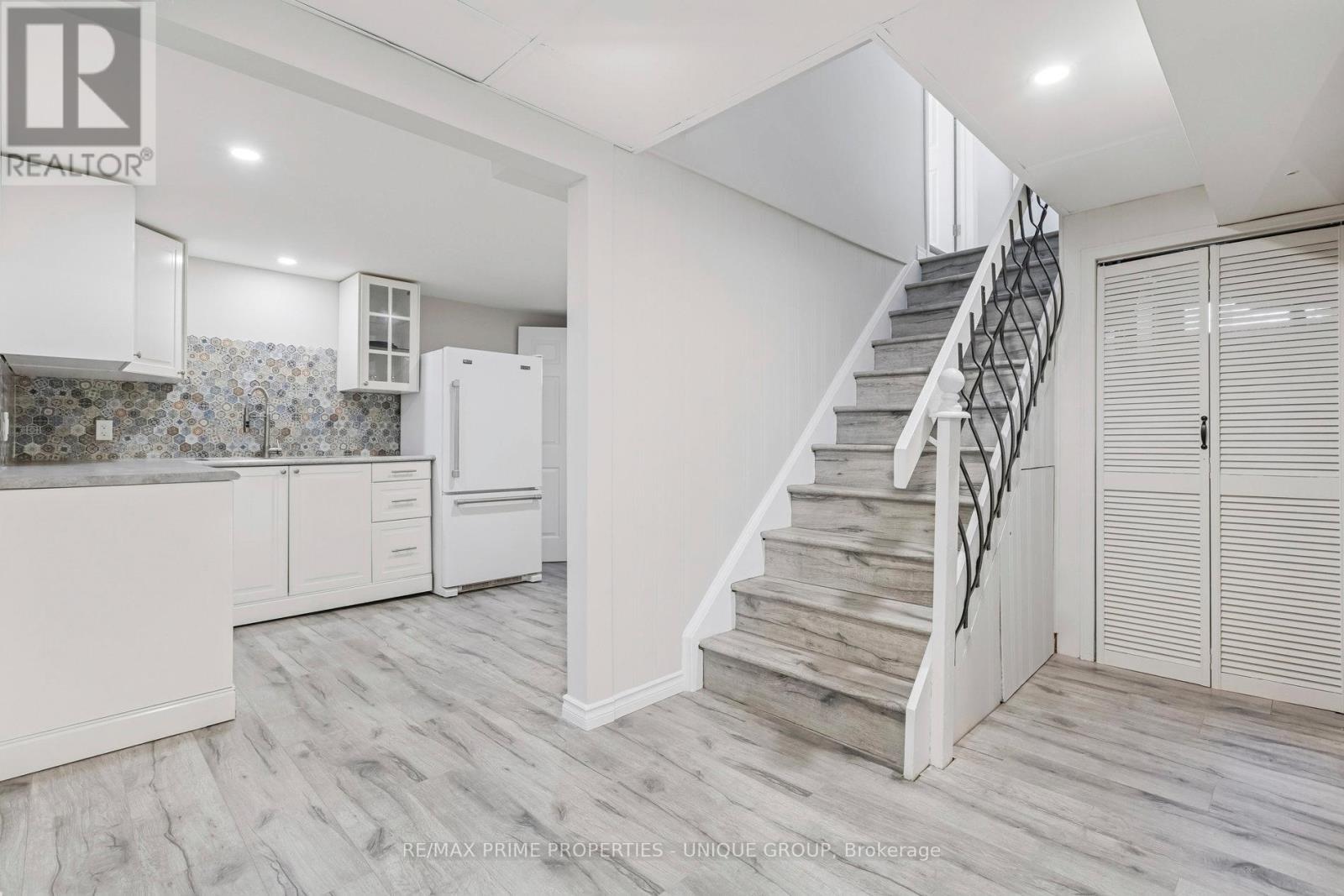 520 Teakwood Drive, Waterloo, Ontario  N2L 4L4 - Photo 33 - X12696336