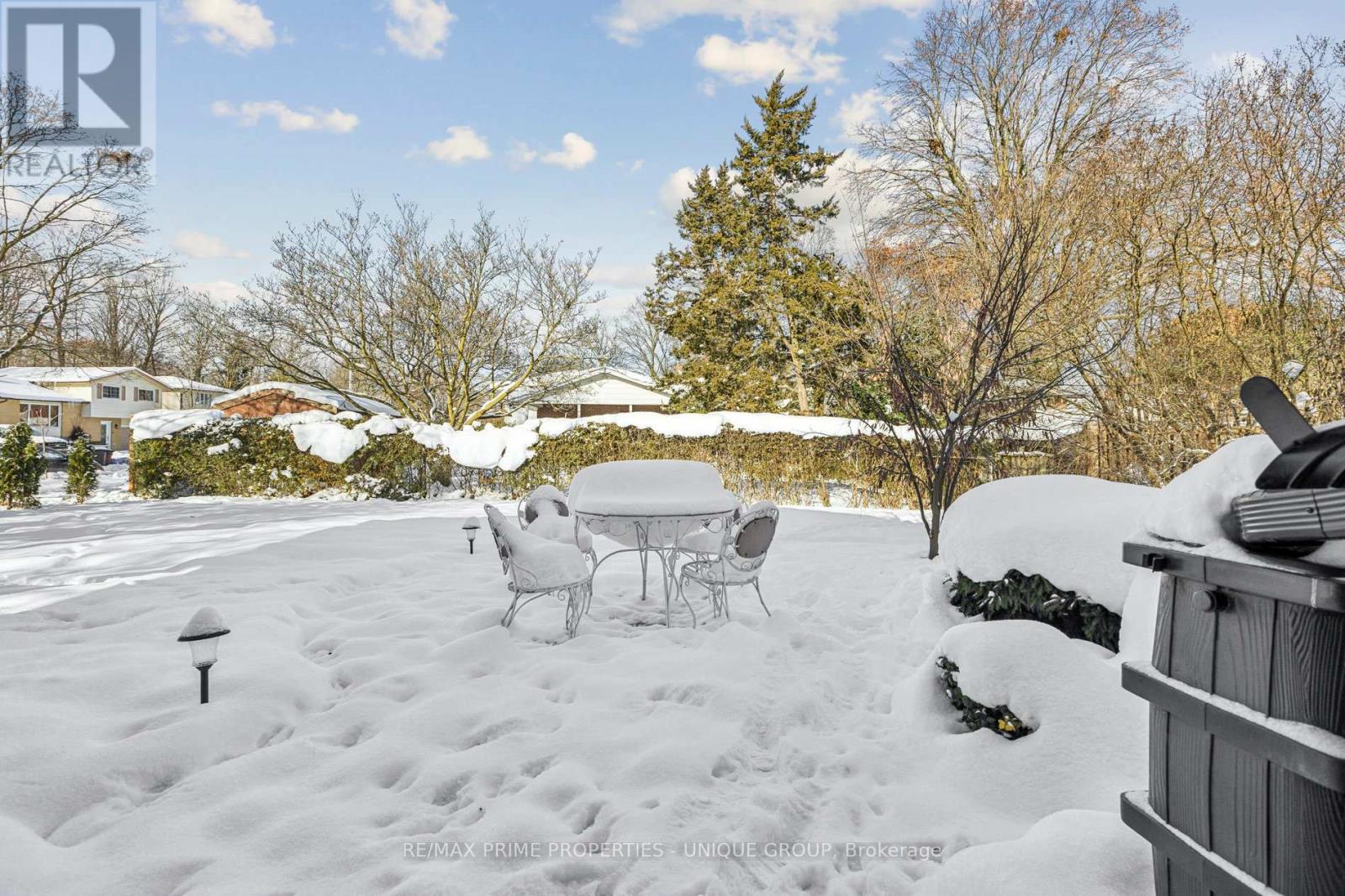 520 Teakwood Drive, Waterloo, Ontario  N2L 4L4 - Photo 44 - X12696336