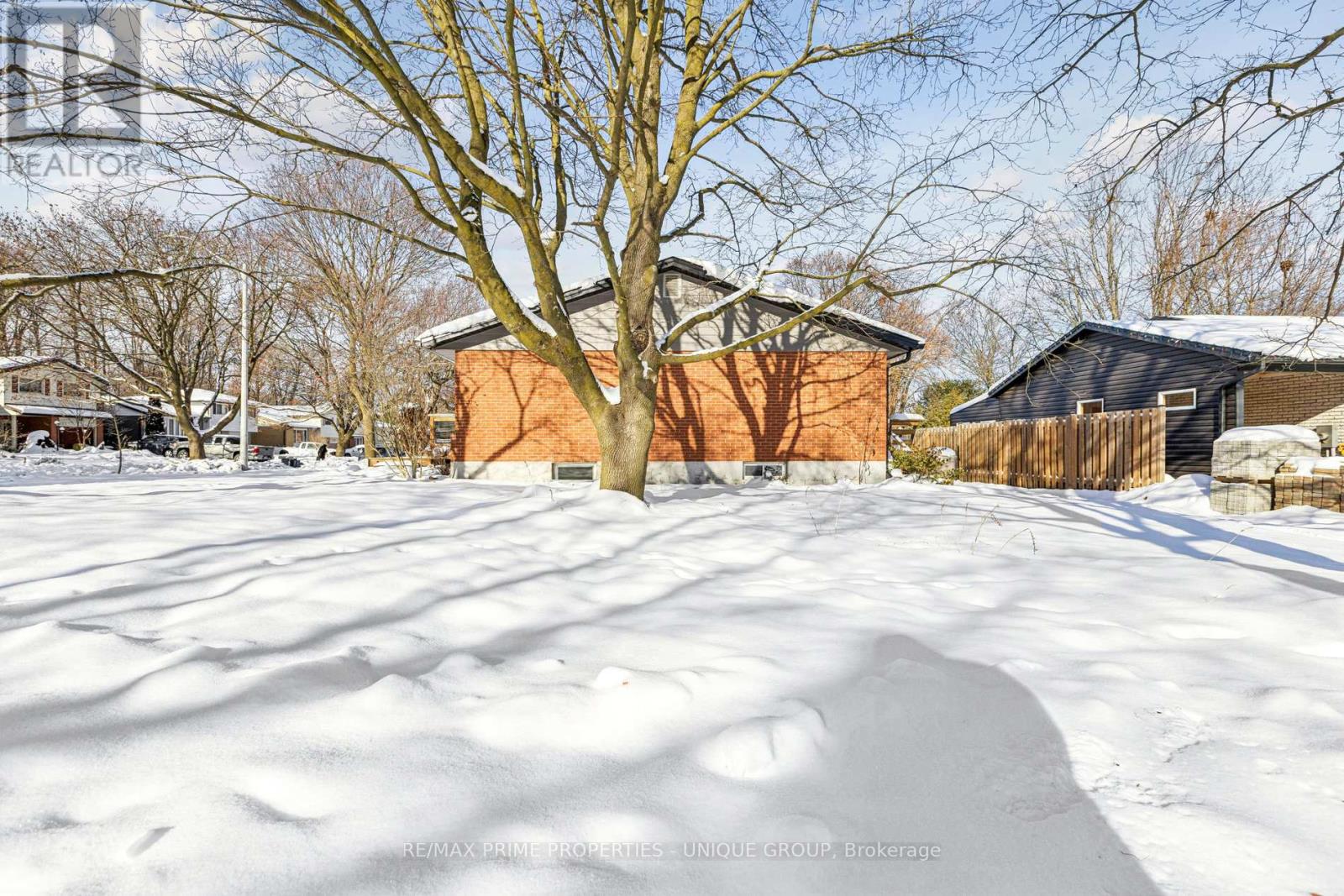 520 Teakwood Drive, Waterloo, Ontario  N2L 4L4 - Photo 45 - X12696336