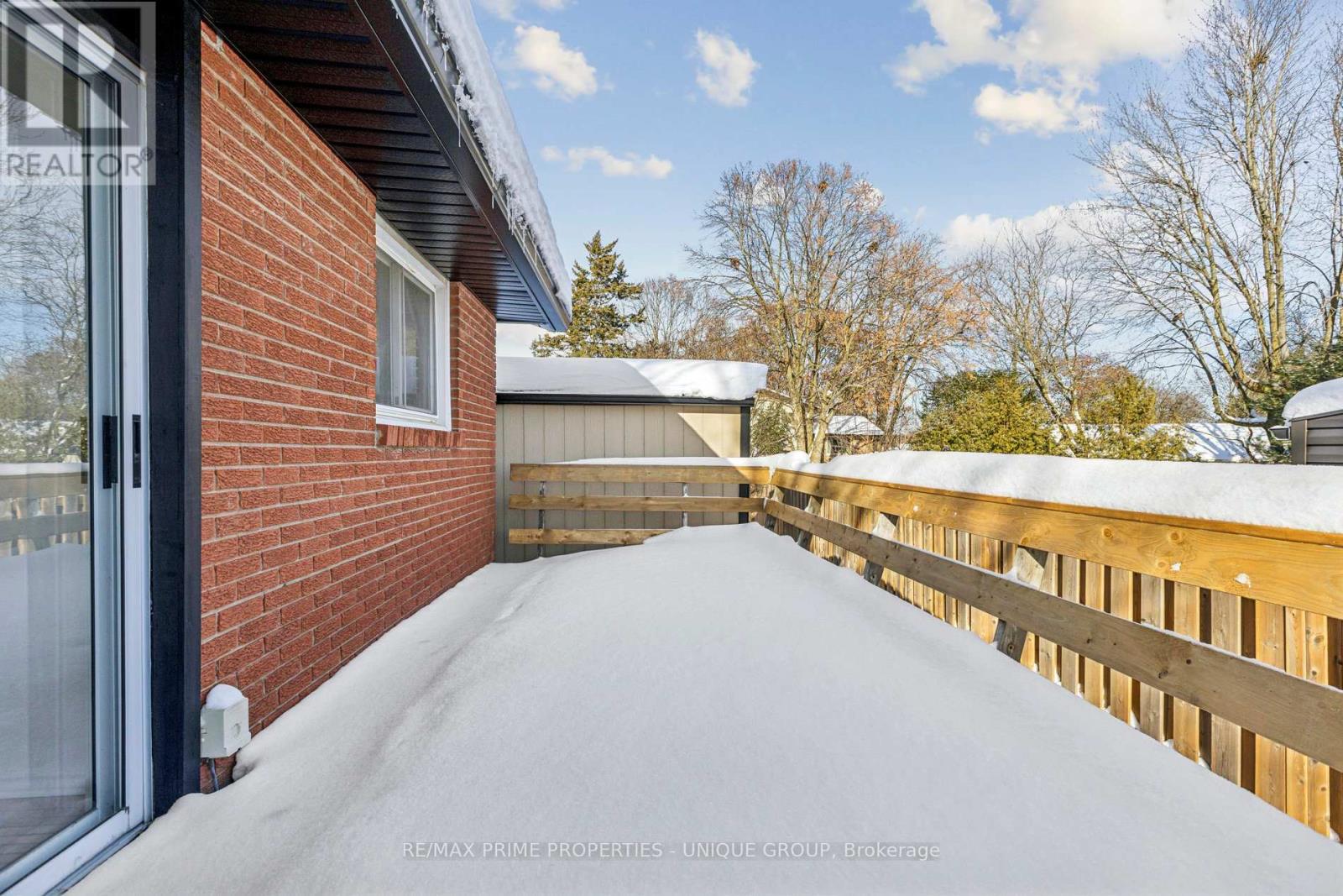 520 Teakwood Drive, Waterloo, Ontario  N2L 4L4 - Photo 46 - X12696336