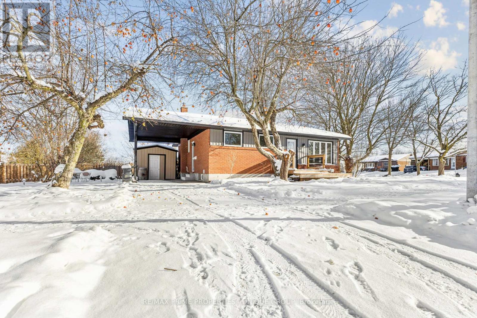 520 Teakwood Drive, Waterloo, Ontario  N2L 4L4 - Photo 49 - X12696336