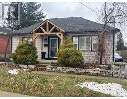 6 SUSSEX AVENUE, Brantford, Ontario