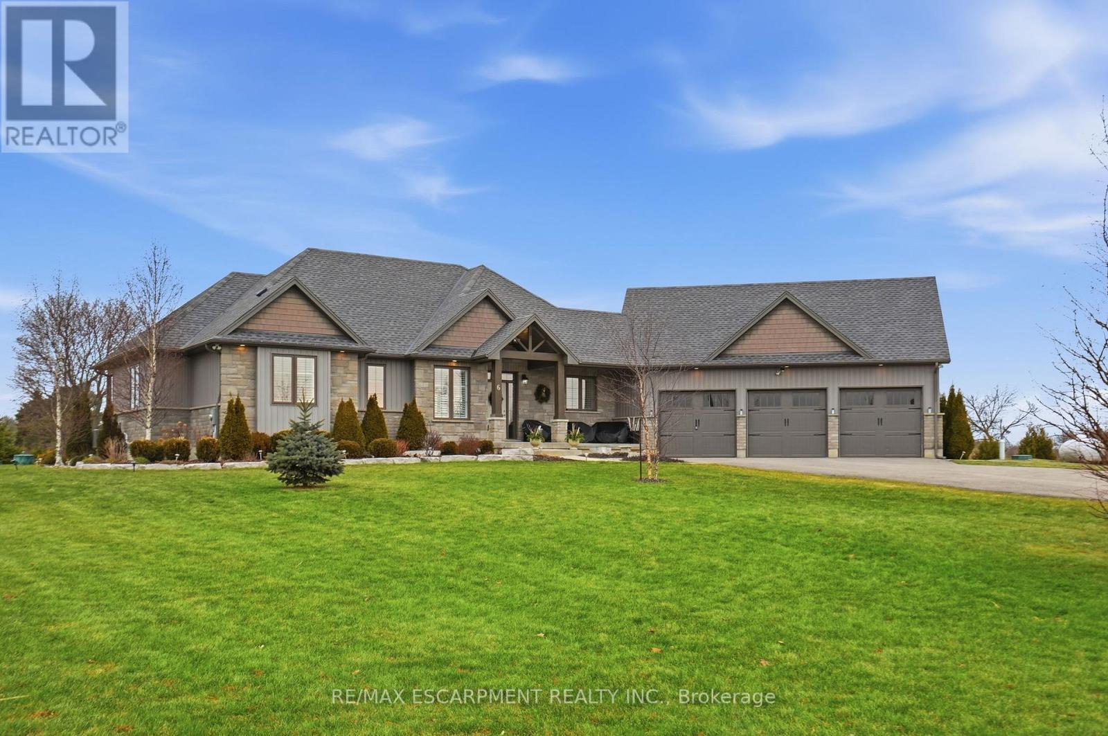 6 MACNEIL COURT, Brant, Ontario