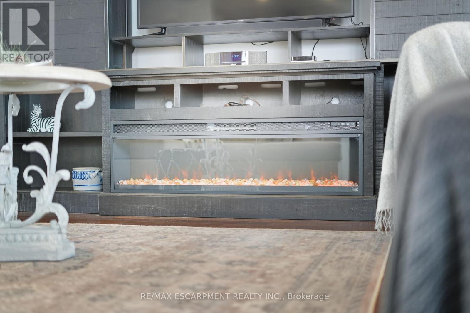 6 Macneil Court, Brant, Ontario  N3S 0G3 - Photo 10 - X12696354