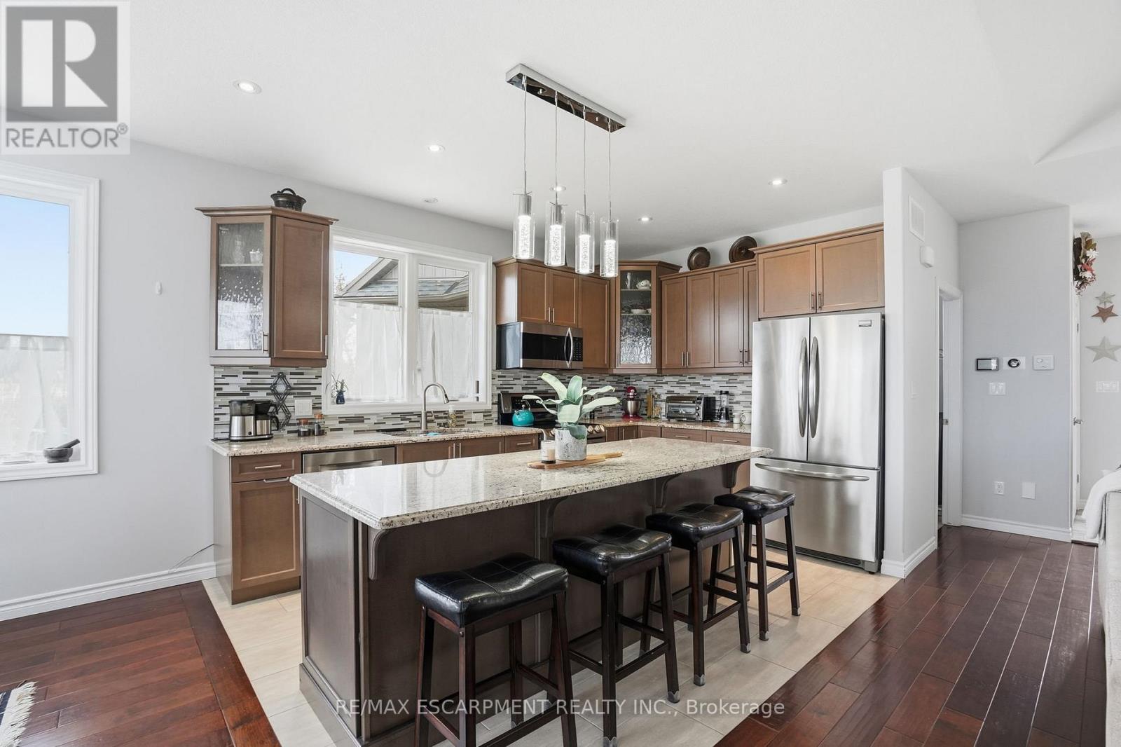 6 Macneil Court, Brant, Ontario  N3S 0G3 - Photo 13 - X12696354