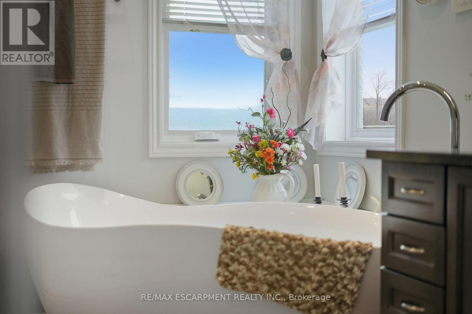 6 Macneil Court, Brant, Ontario  N3S 0G3 - Photo 21 - X12696354