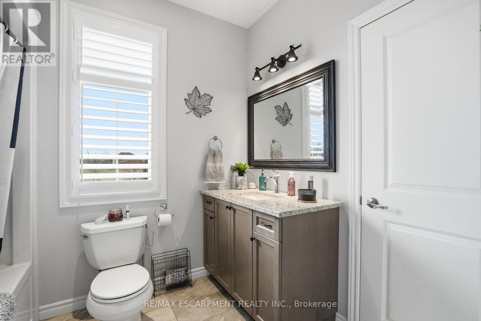 6 Macneil Court, Brant, Ontario  N3S 0G3 - Photo 26 - X12696354