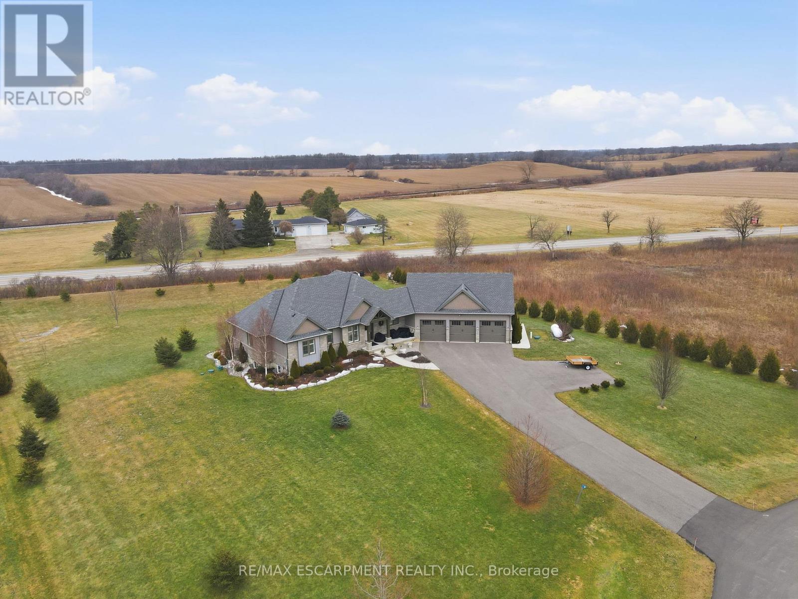 6 Macneil Court, Brant, Ontario  N3S 0G3 - Photo 3 - X12696354