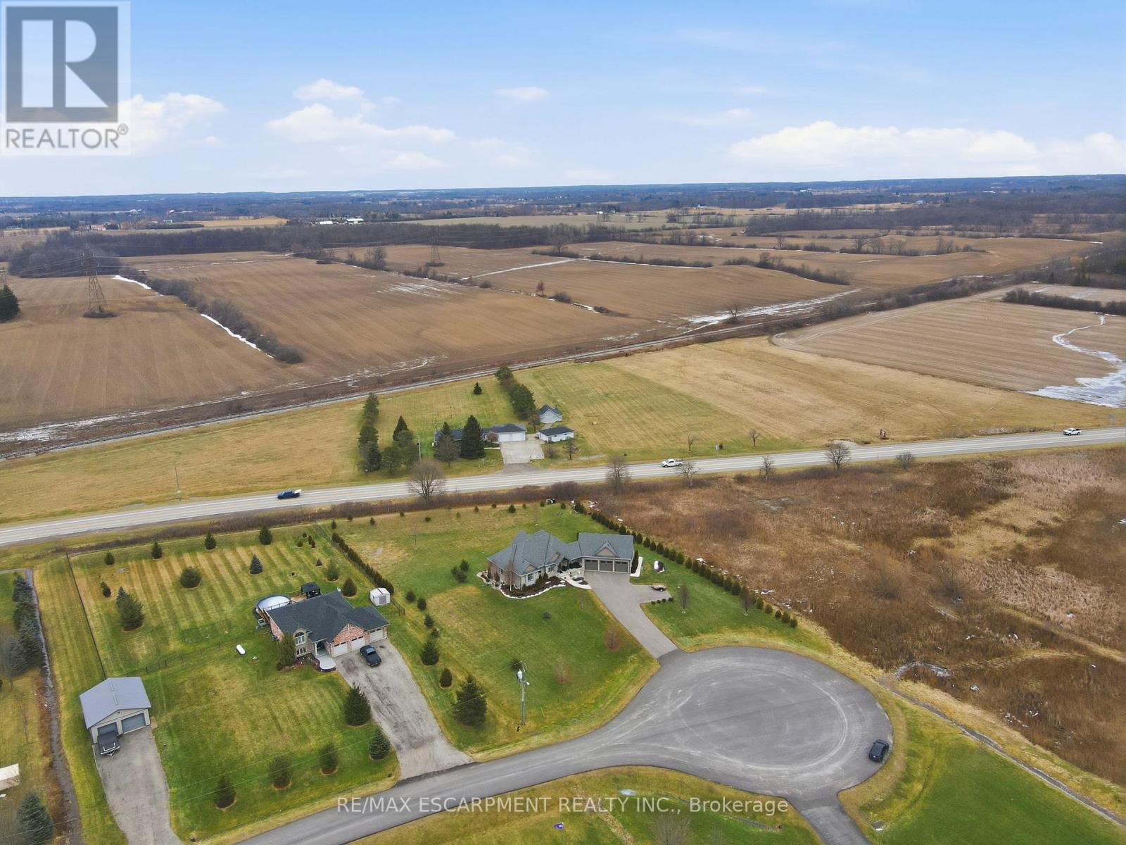 6 Macneil Court, Brant, Ontario  N3S 0G3 - Photo 4 - X12696354