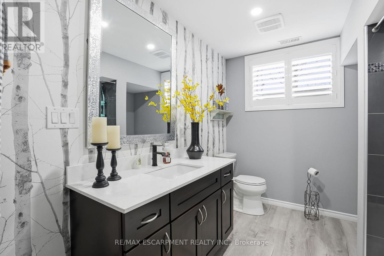 6 Macneil Court, Brant, Ontario  N3S 0G3 - Photo 40 - X12696354