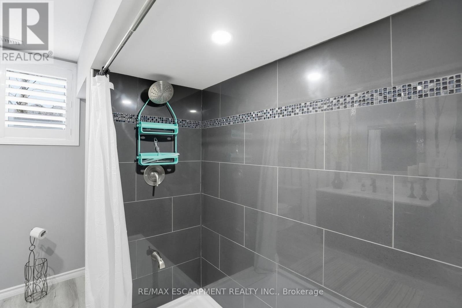 6 Macneil Court, Brant, Ontario  N3S 0G3 - Photo 41 - X12696354