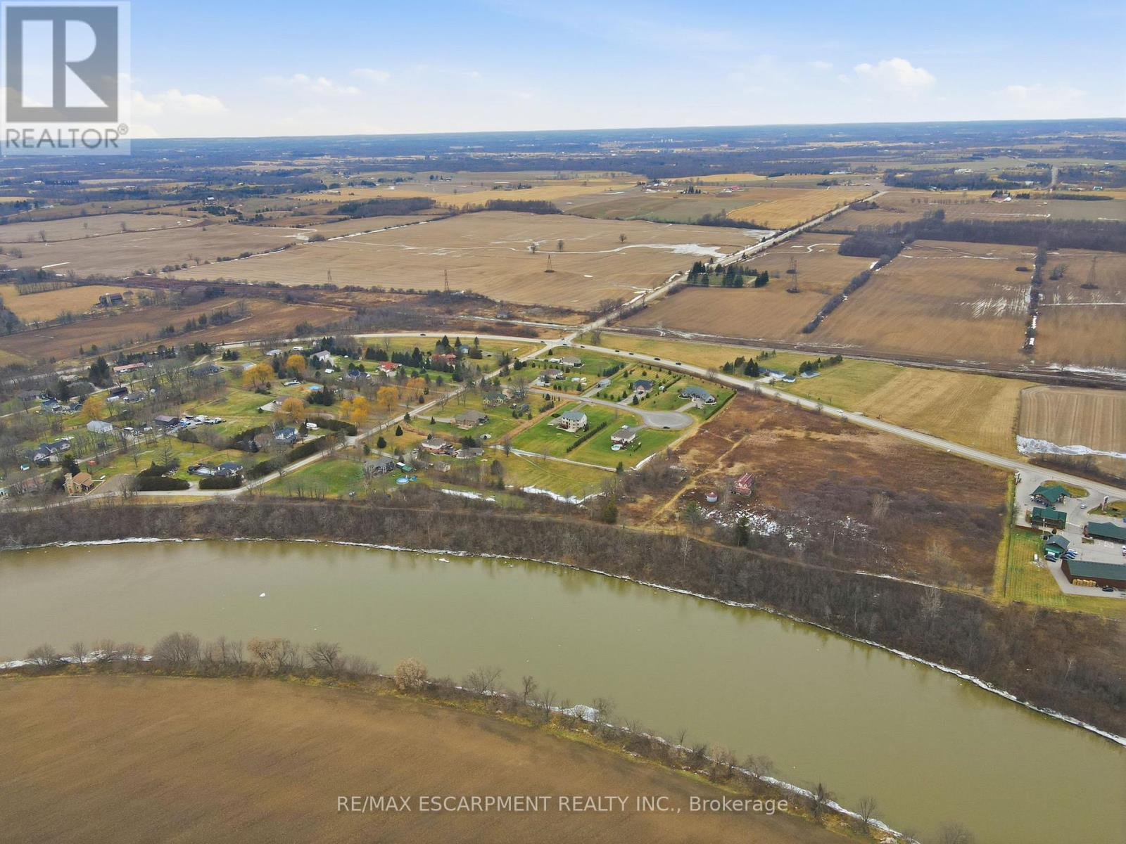 6 Macneil Court, Brant, Ontario  N3S 0G3 - Photo 47 - X12696354