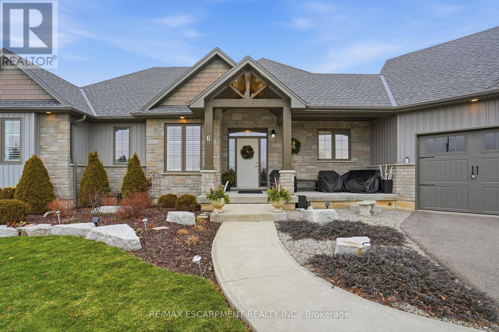 6 Macneil Court, Brant, Ontario  N3S 0G3 - Photo 5 - X12696354