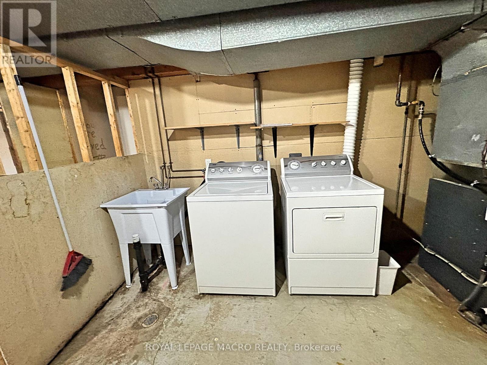 646 Iroquois Avenue, Hamilton, Ontario  L9G 3B4 - Photo 18 - X12671618