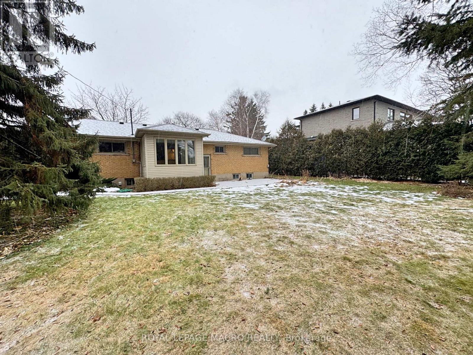 646 Iroquois Avenue, Hamilton, Ontario  L9G 3B4 - Photo 19 - X12671618