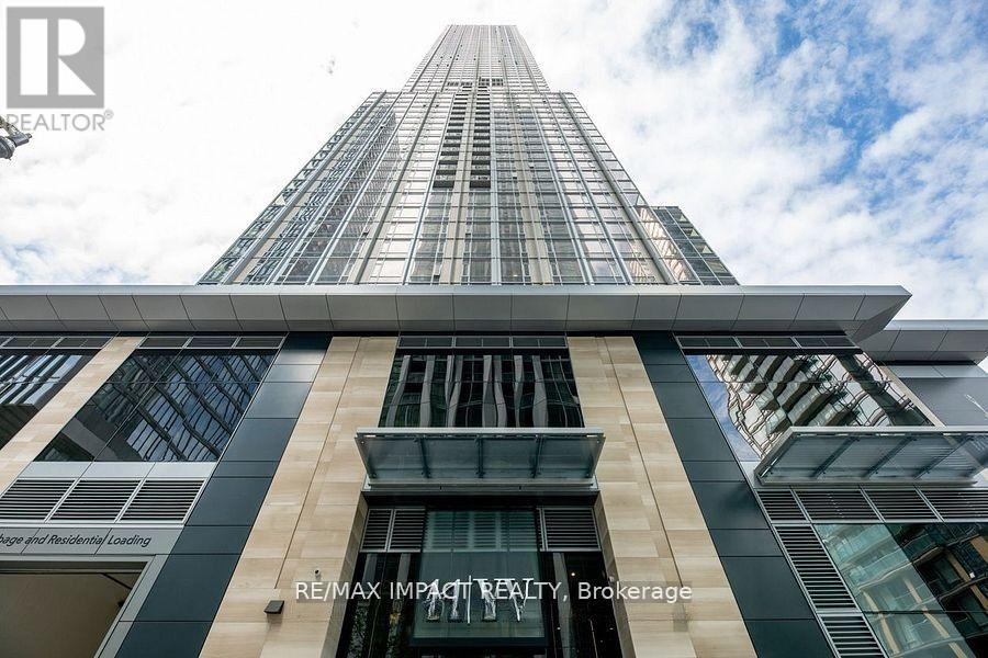 6009 - 11 Yorkville Avenue, Toronto, Ontario  M4W 1L2 - Photo 2 - C12696550