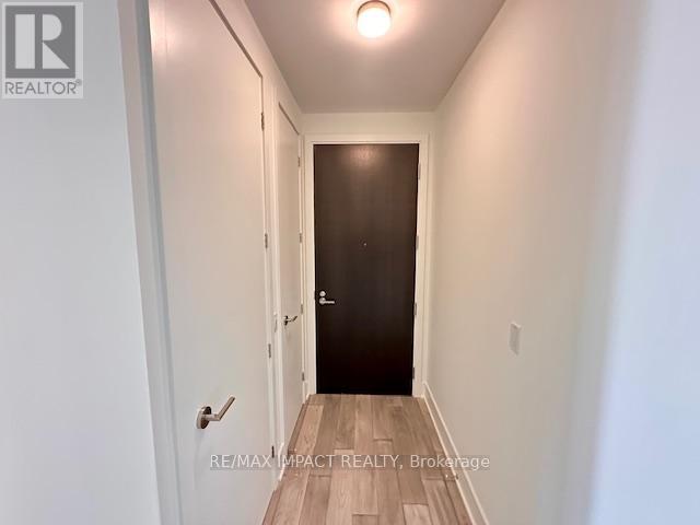 6009 - 11 Yorkville Avenue, Toronto, Ontario  M4W 1L2 - Photo 4 - C12696550