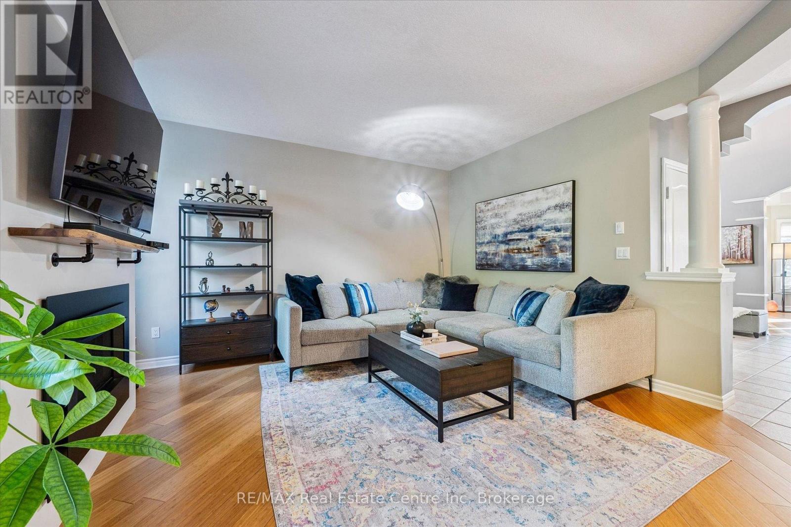 244 Carrington Drive, Guelph, Ontario  N1G 5K2 - Photo 4 - X12696424