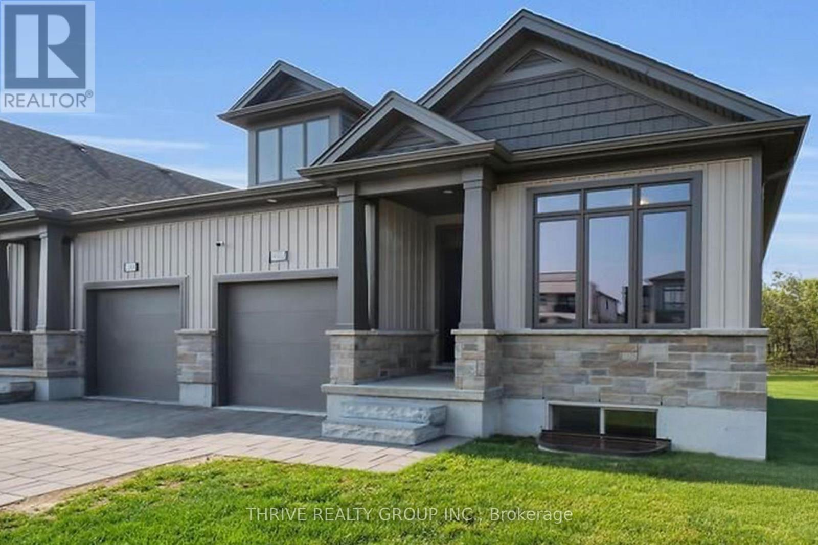 <div class="slider-price">$2,600 Monthly</div><p>2224 Evans Boulevard, London South, Ontario</p>