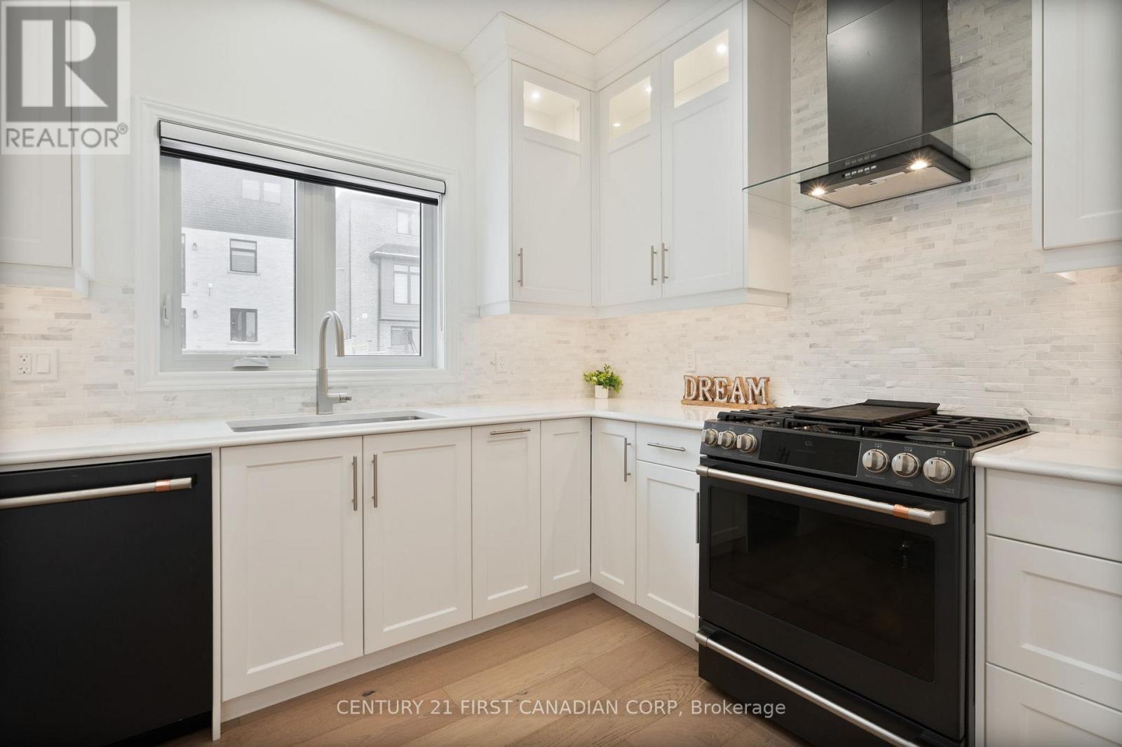 1899 Boardwalk Way, London South, Ontario  N6K 0A5 - Photo 17 - X12696438