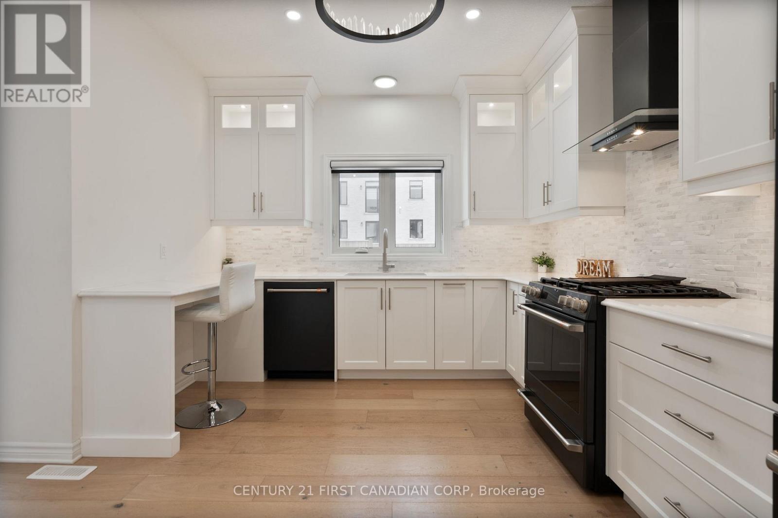 1899 Boardwalk Way, London South, Ontario  N6K 0A5 - Photo 18 - X12696438