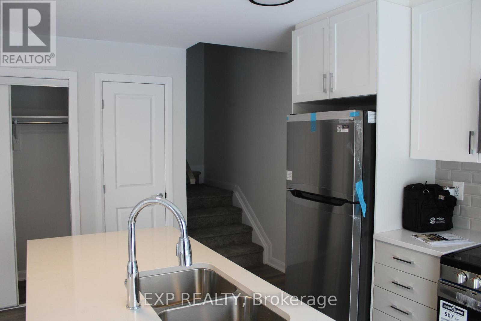 10 - 801 Glenroy Gilbert Drive, Ottawa, Ontario  K2J 5W4 - Photo 7 - X12696498