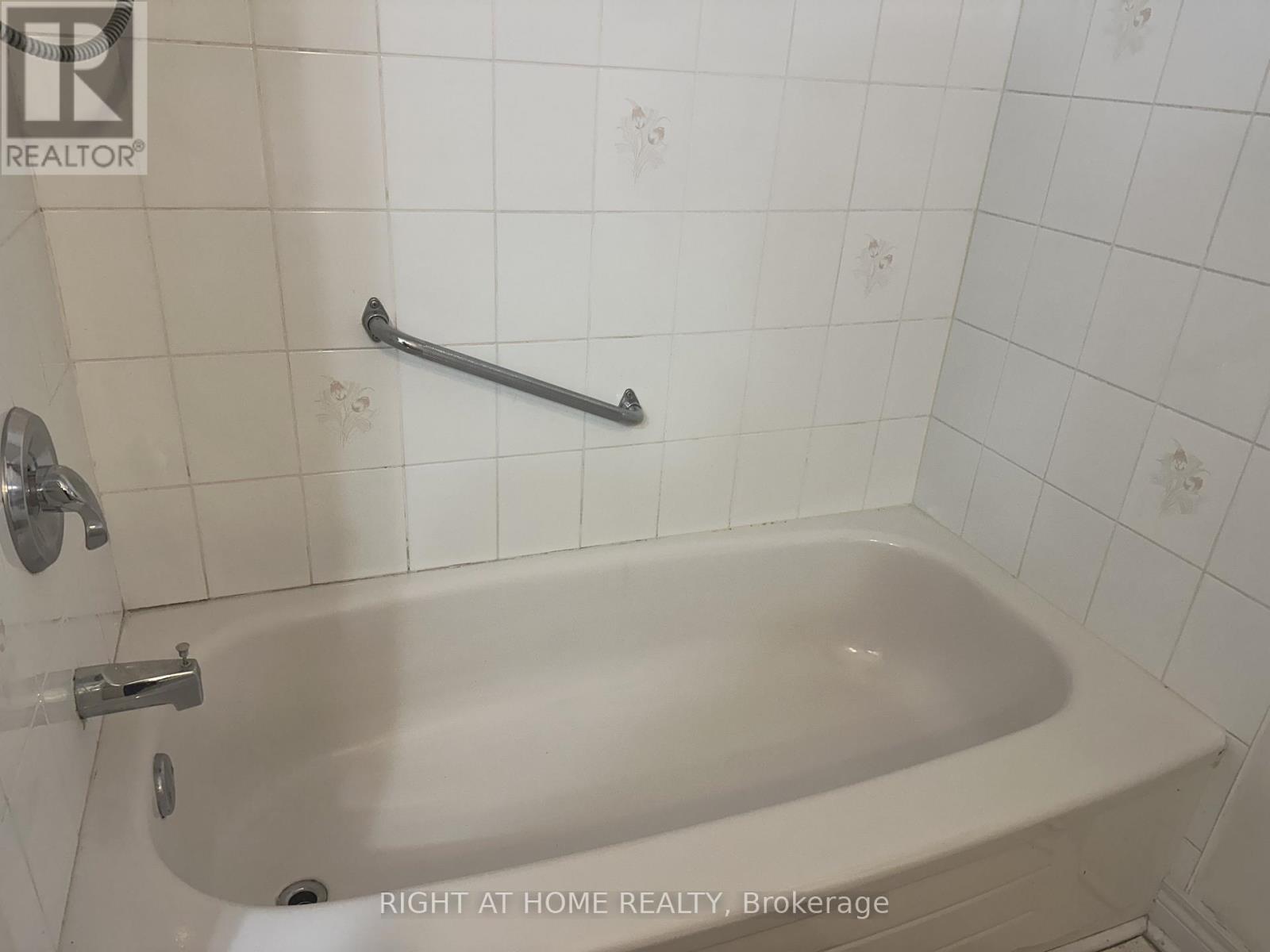 26 Rustywood Drive, Toronto, Ontario  M3A 1R8 - Photo 3 - C12593882