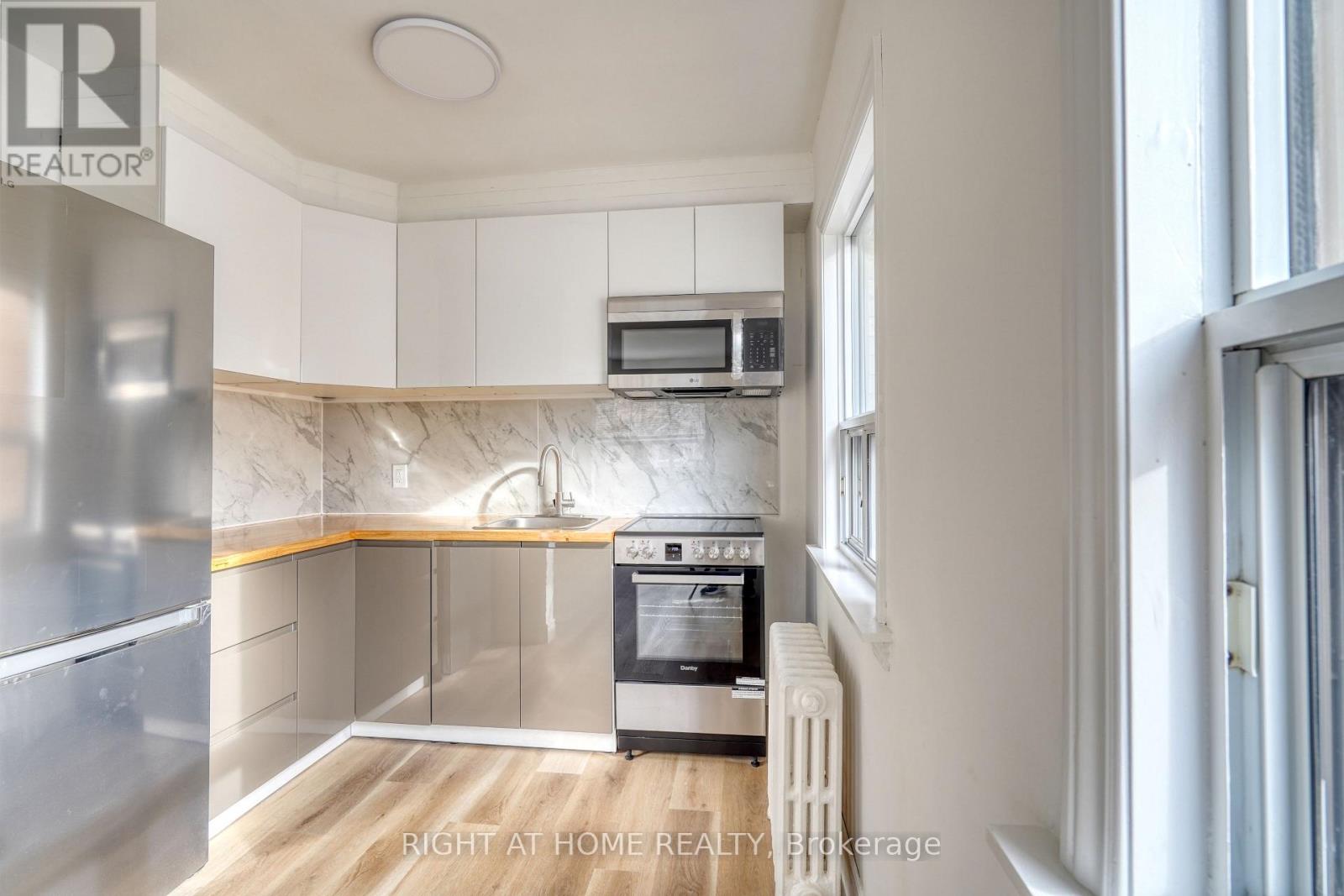 101 Sixteenth Street, Toronto, Ontario  M8V 3J9 - Photo 15 - W12696312