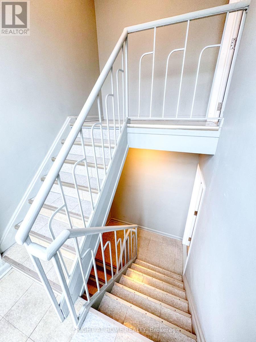 101 Sixteenth Street, Toronto, Ontario  M8V 3J9 - Photo 20 - W12696312