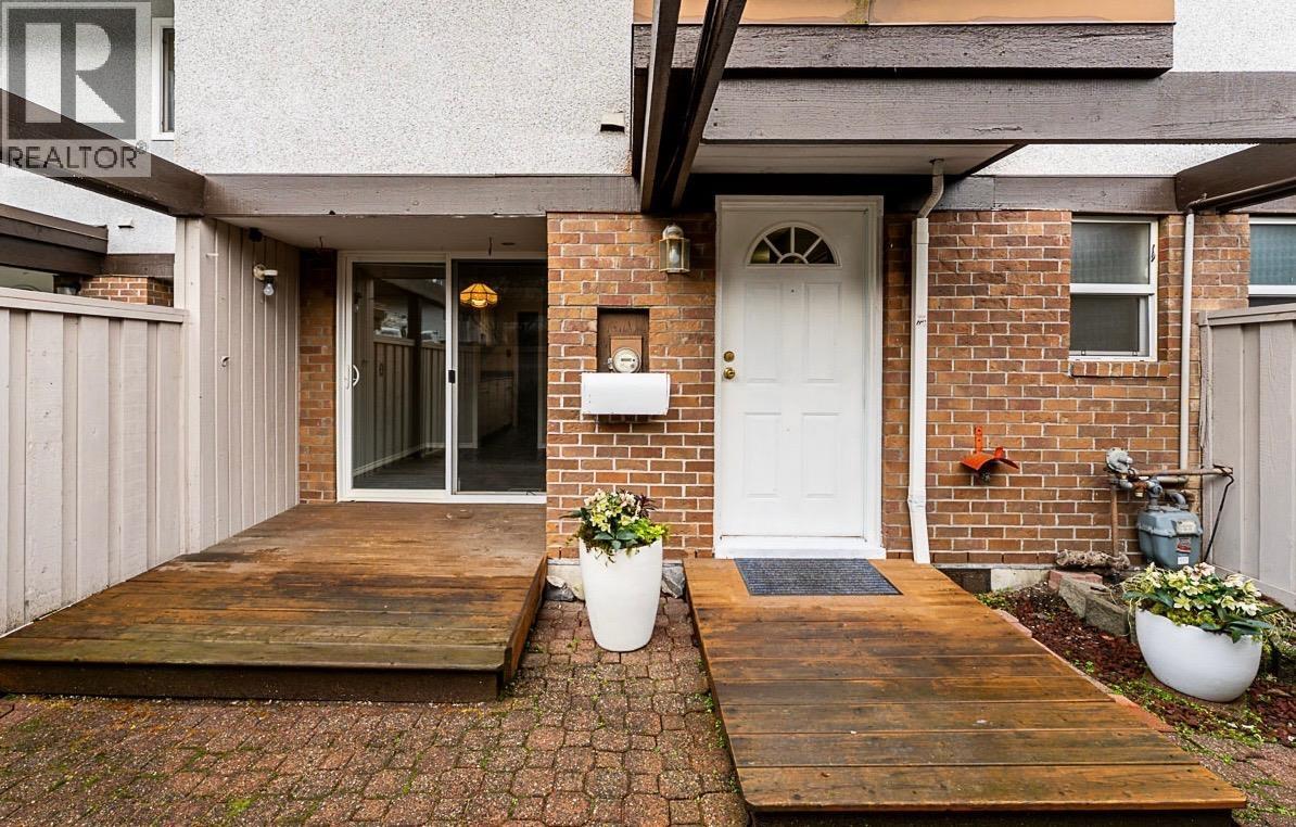 15 3046 COAST MERIDIAN ROAD, Port Coquitlam, British Columbia