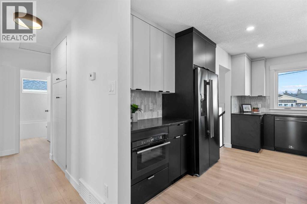 124 Gainsborough Drive Sw, Calgary, Alberta  T3E 4W9 - Photo 25 - A2266101