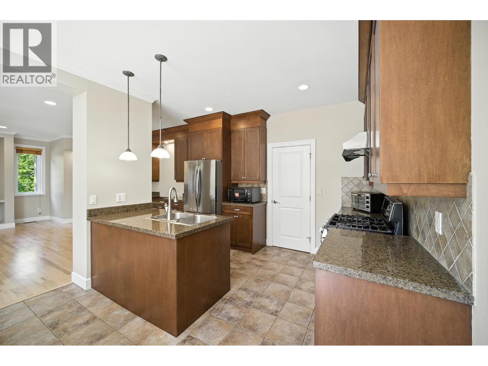 3252 Camelback Lane, Coquitlam, British Columbia  V3E 3R1 - Photo 13 - R3079524