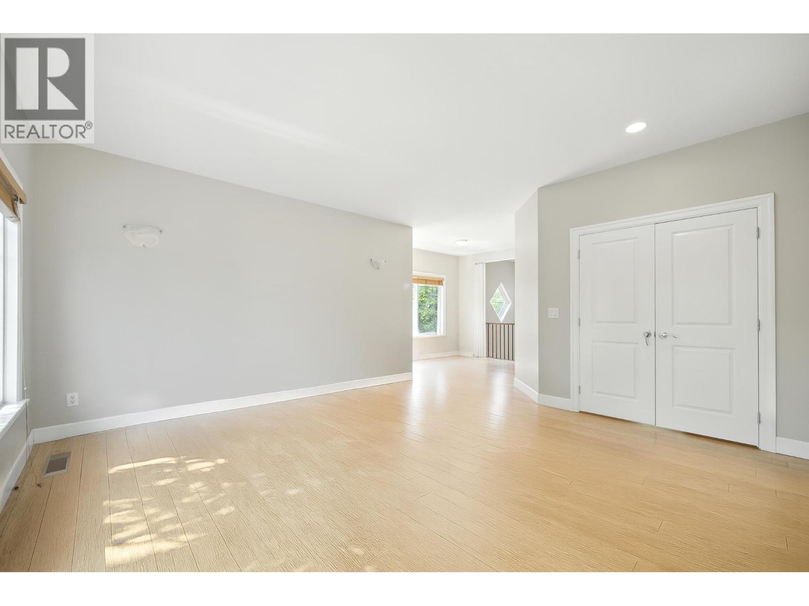 3252 Camelback Lane, Coquitlam, British Columbia  V3E 3R1 - Photo 6 - R3079524