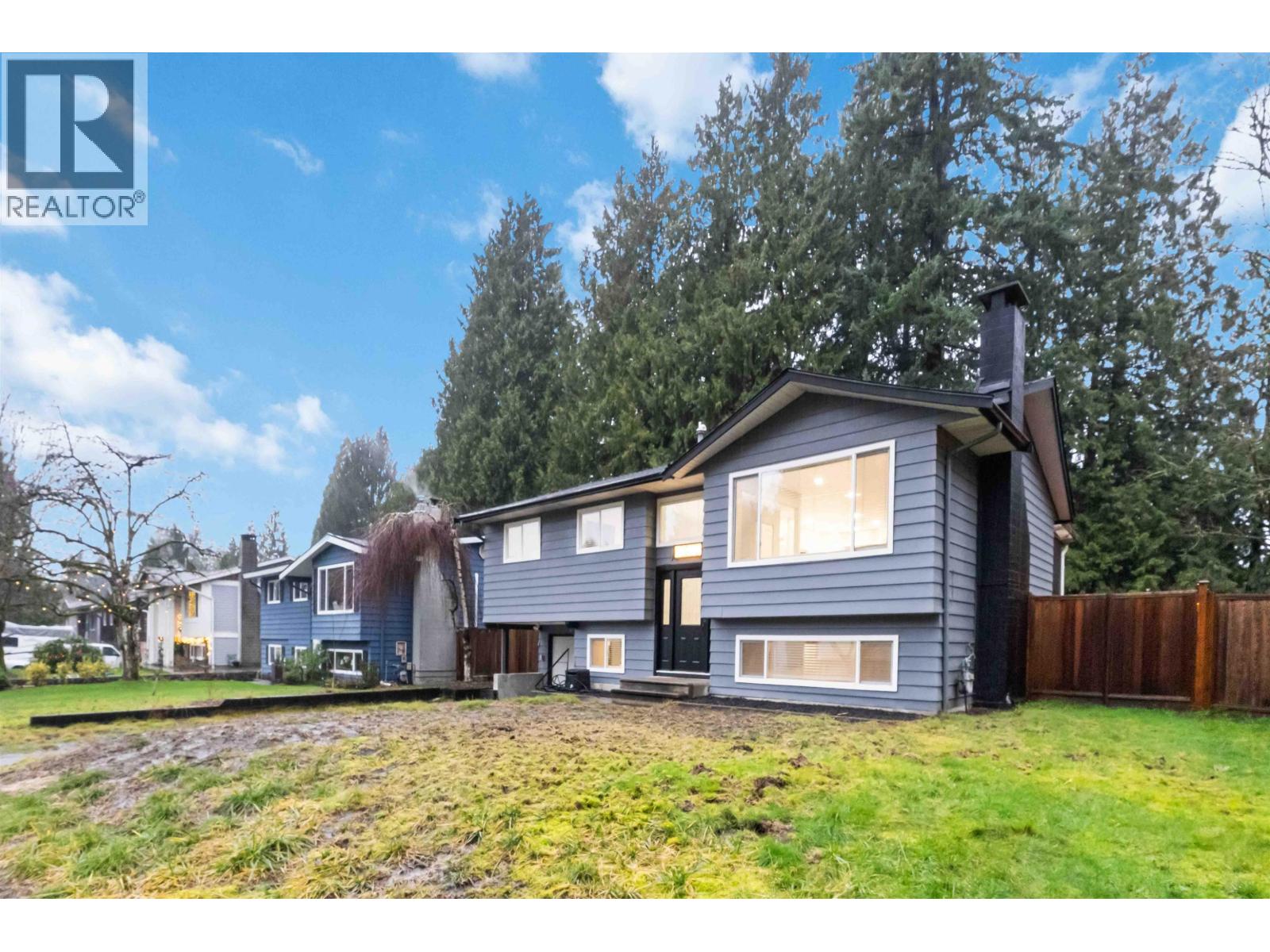 21101 119 Avenue, Maple Ridge, British Columbia  V2X 7N6 - Photo 2 - R3079537