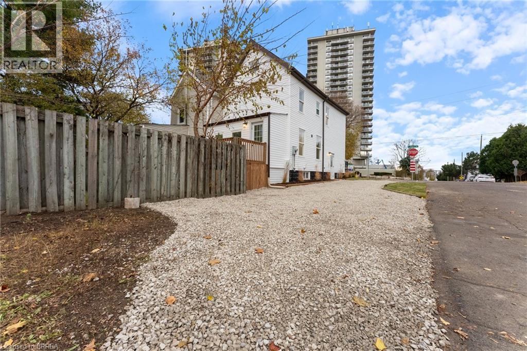 581 John Street N, Hamilton, Ontario  L8L 4S2 - Photo 26 - 40798376