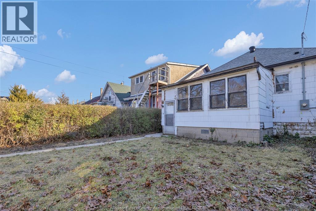 1970 Ottawa, Windsor, Ontario  N8Y 1R7 - Photo 31 - 26001133