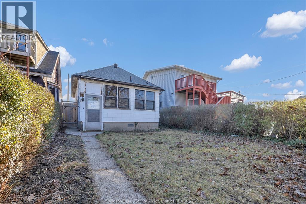 1970 Ottawa, Windsor, Ontario  N8Y 1R7 - Photo 32 - 26001133