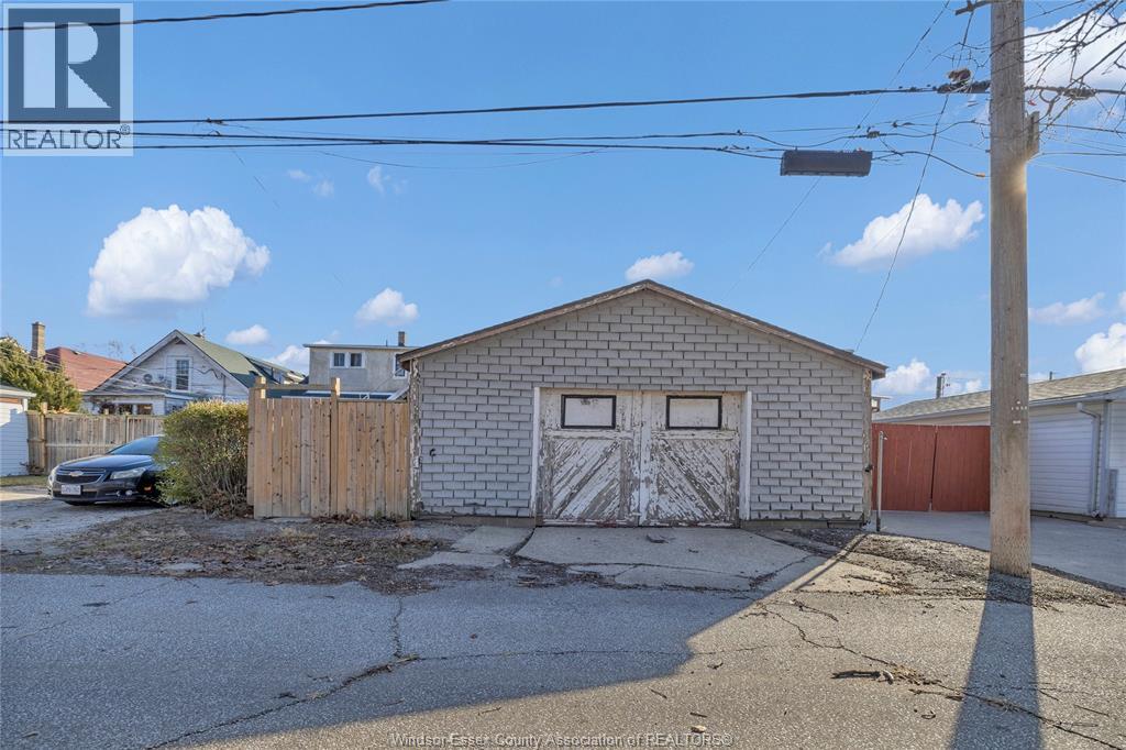 1970 Ottawa, Windsor, Ontario  N8Y 1R7 - Photo 33 - 26001133