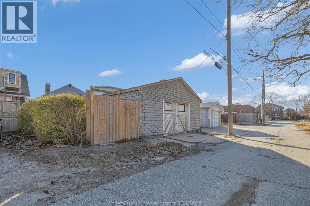 1970 Ottawa, Windsor, Ontario  N8Y 1R7 - Photo 34 - 26001133